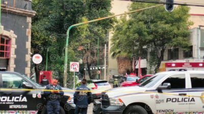 VIOLENCIA: Pareja sale de funeraria en su camioneta y los emboscan; ella murió y él está grave