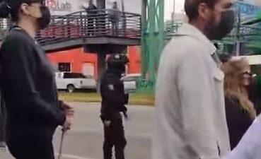 VIDEO. Gobierno de Ecatepec arremete otra vez contra vecinos; policías golpean a manifestantes