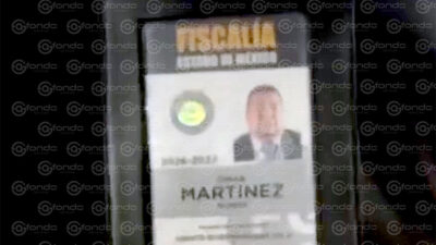 VIDEO. Supuestos policías ministeriales intentan extorsionar a automovilistas en plaza comercial del Edomex