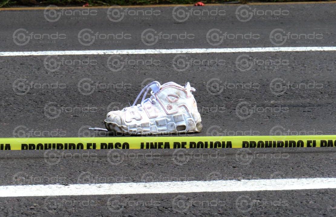 HORROR. Mujer joven  no usó el puente y su cuerpo terminó regado en la carretera
