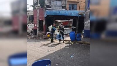 URGENTE: Explosión de gas junto a una taquería deja un muerto y varias casas dañadas