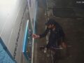 VIDEO: Ratero con herramienta rompe máquina expendedora de agua y roba unas monedas