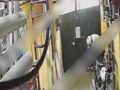 VIDEO: Niño grita desesperado mientras su padre ahorca a su mamá