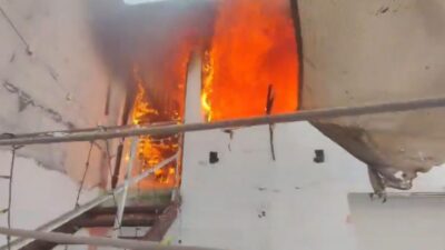 VIDEO: Sujeto fumó antes de salir y su colilla mal apagada provocó un incendio