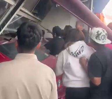 VIDEO. Vecinos apalean a conductor que arrolló a varias personas y se metió a una panadería en Edomex