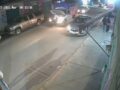 VIDEO: Joven conductor baja a revisar una falla y es arrollado por su camioneta