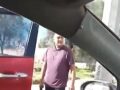 VIDEO. Jefe de policía sin uniforme y armado amenaza a vecinos en Edomex