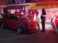 VIDEO: Conductor fuera de control se estrella contra autos estacionados