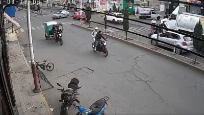 VIDEO: Conductor de pipa le clava un arma en la cabeza a un conductor de Uber