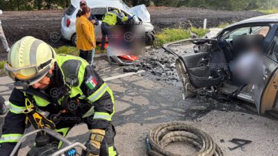 FATAL: Conductor muere al quedarse dormido y chocar de frente contra otro auto