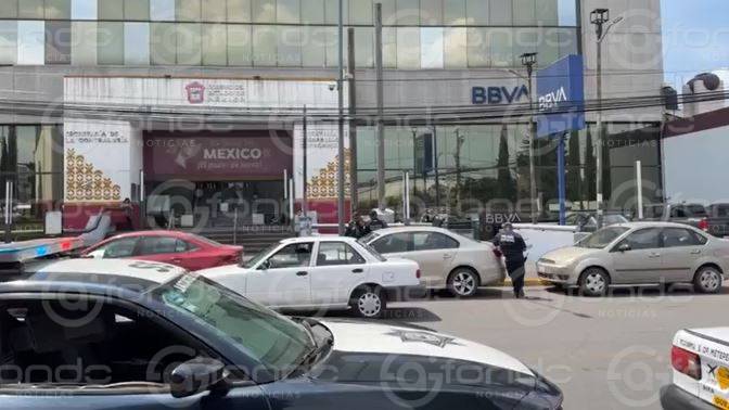 URGENTE: Asaltantes roban casi un millón de pesos a cuentahabiente de BBVA