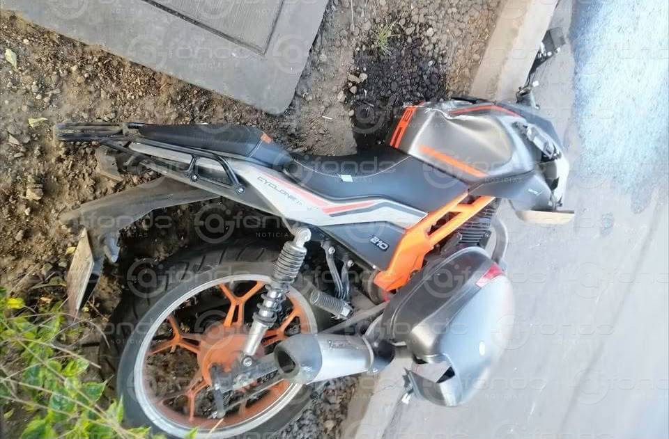 UNO MÁS. Motociclista muere al chocar contra una columna del Trolebús