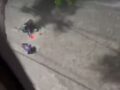 VIDEO: Motociclista desaparece tras ser arrastrado por la fuerte corriente