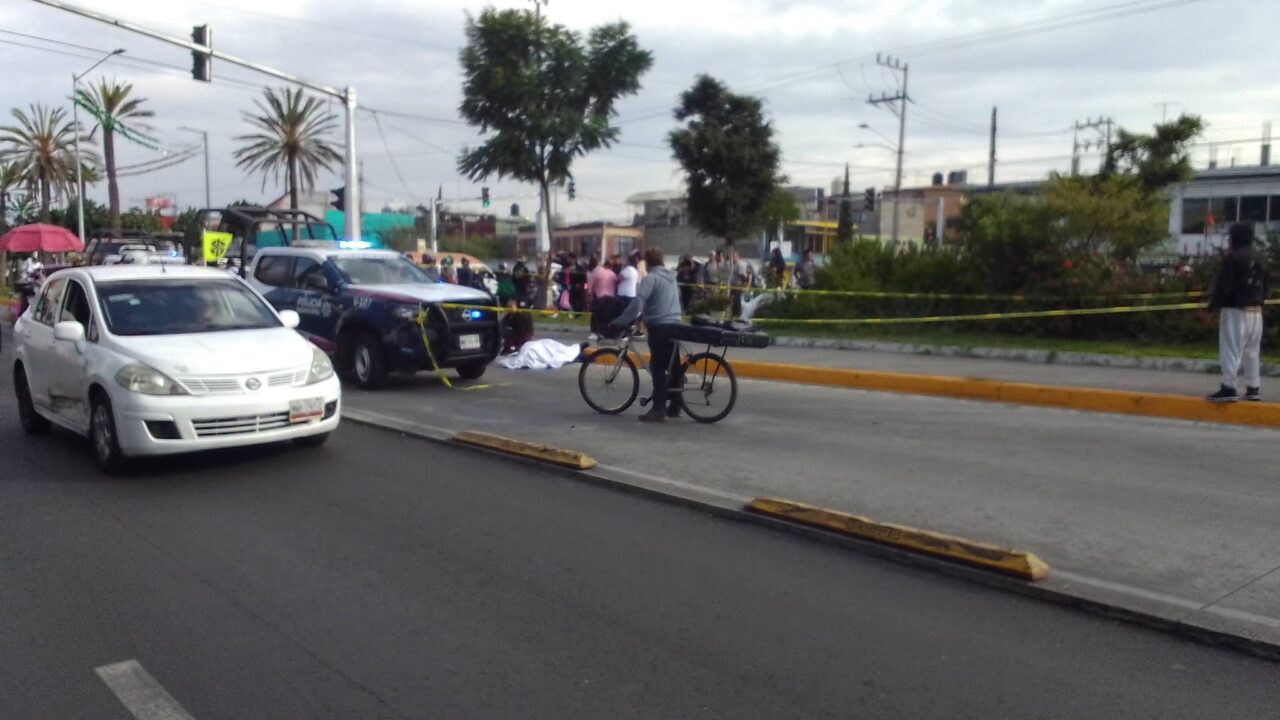 FATAL: Giovanni iba en una moto en carriles del Mexibús con otras dos personas y acabó muerto