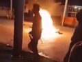 VIDEO. Pobladores acusan a pareja de practicar brujería y los queman vivos