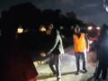 VIDEO. Hombre intenta cruzar autopista en Edomex y muere bajo un pesado tráiler