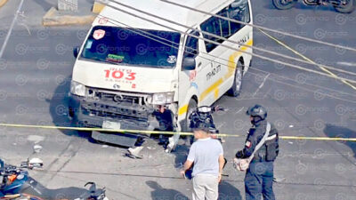 TRÁGICO. Joven motociclista muere tras ser embestido por unidad de transporte público