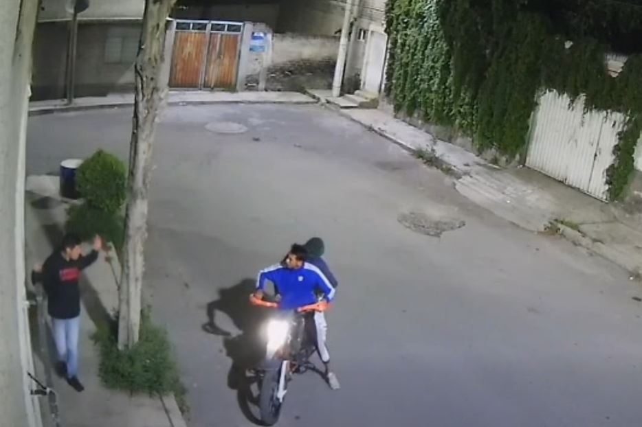 VIDEO: De terror; graban otro asalto armado en esta peligrosa ‘zona de nadie’