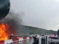 VIDEO: Grúa termina en llamas y un hombre ‘volvió’ a nacer en la autopista