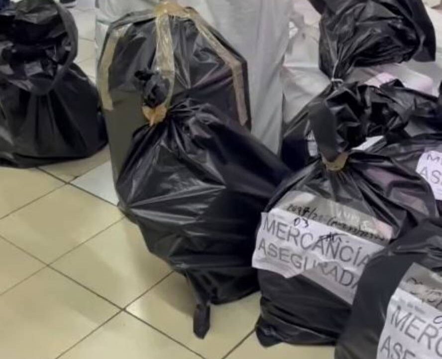 OPERATIVO: Soldados y policías ‘invaden’ la Friki Plaza en busca de videojuegos pirata