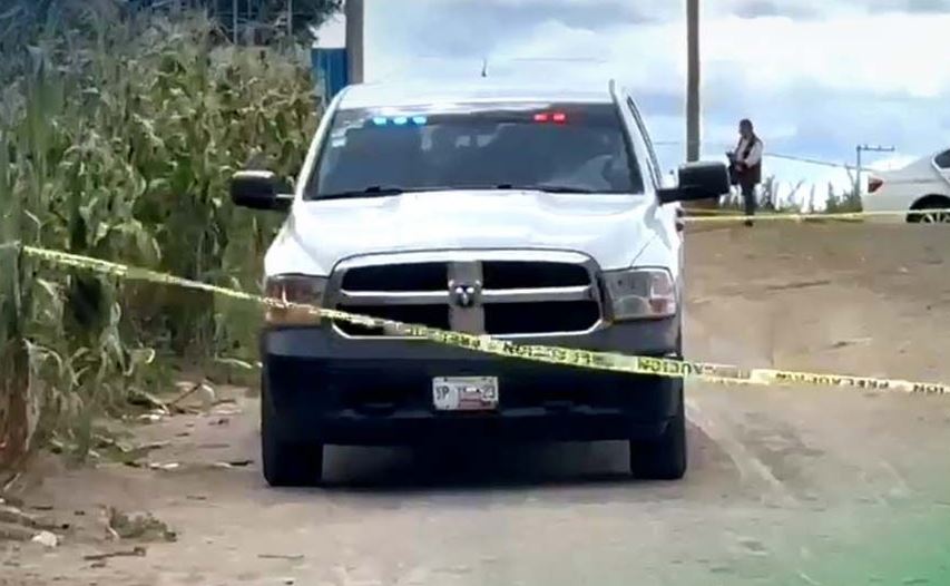 MACABRO: Avientan desde un auto los cuerpos de dos hombres a un terreno baldío