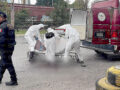 VIDEO. Dientes, lentes, gorra y la vida perdió un hombres tras ser arrollado por un tráiler en Edomex