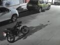 VIDEO: ‘Perdón por todo’; borracho en moto choca y se pone a hablar solo