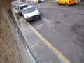 VIDEO: ‘¡Me asaltaron!’; cuatro rateros en moto roban vehículo a señor que vendía cloro