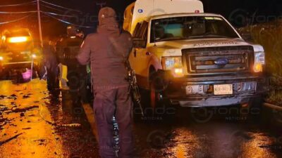 TRAGEDIA: Conductor de 36 años iba en su Jetta y muere contra un árbol en Edomex
