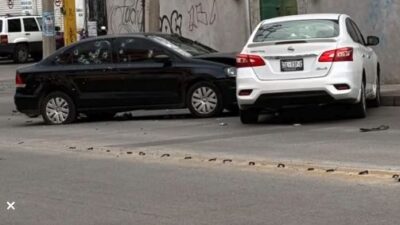 VIDEO: Comando persigue y acribilla a dos hombres en un vehículo