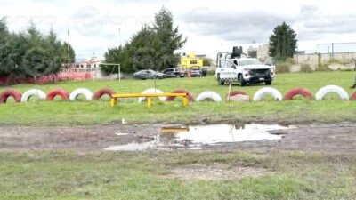 URGENTE: Amanece un cuerpo tirado junto a un árbol en unos campos de futbol