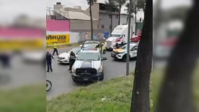 URGENTE: Motociclista sale de casa y muere arrollado por un camión de pasajeros