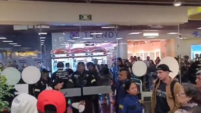 VIDEO: Farderos querían estrenar mercancía robada de una tienda Coppel