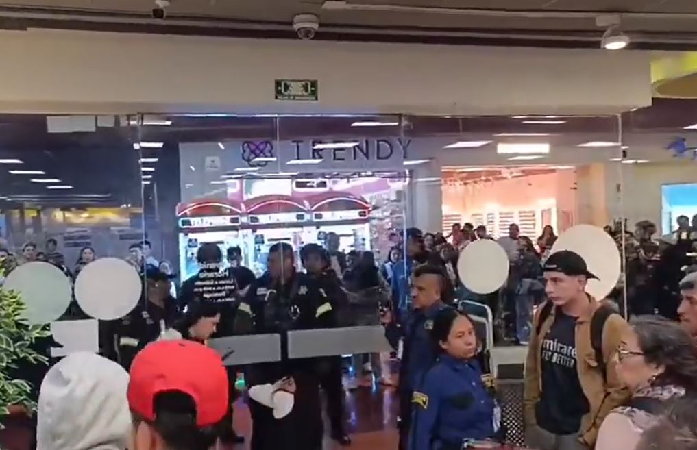 VIDEO: Farderos querían estrenar mercancía robada de una tienda Coppel
