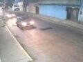 VIDEO. Motociclistas son embestidos de frente por un conductor que escapó