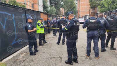 ÚLTIMA HORA. Dejan dos cuerpos ejecutados en la cajuela de un auto en Ecatepec
