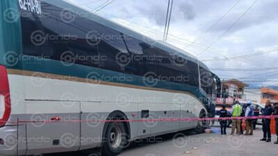 ÚLTIMA HORA. Noemí bajó del autobús, se le atoró la mochila y murió aplastada