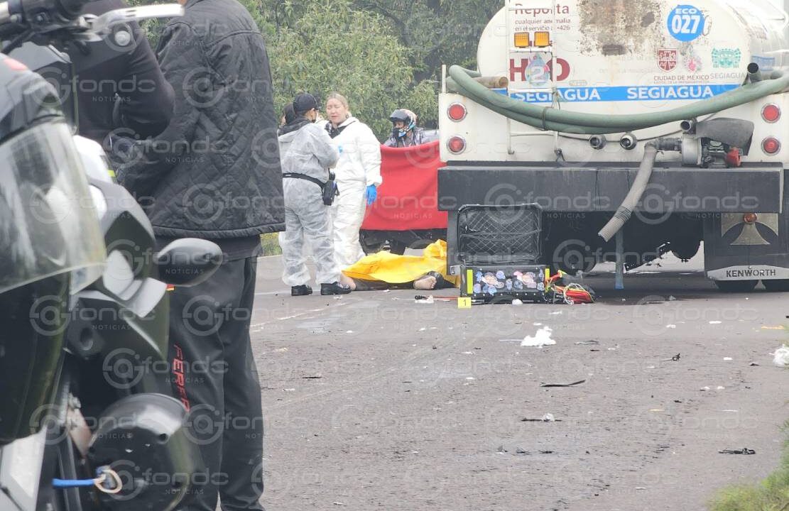 VIDEO. Jonathan intentó rebasar a una pipa en su moto y acabó muerto