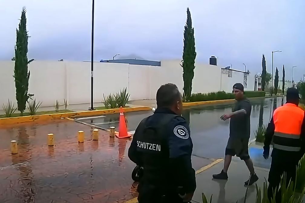 VIDEO: ‘¿A poco sí?’; comerciante amenaza a guardias por no permitir una entrega