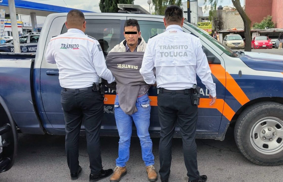 CAPTURADO: Policía de Toluca detiene a sujeto armado que intentó robar a una mujer