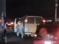 VIDEO: ‘¡Todo, todo!’; pareja graba asalto y huyen en reversa en carretera de Edomex