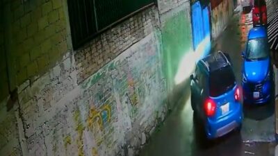VIDEO: ‘¡Las llaves!’; familia es amenazada por criminales en su propia casa