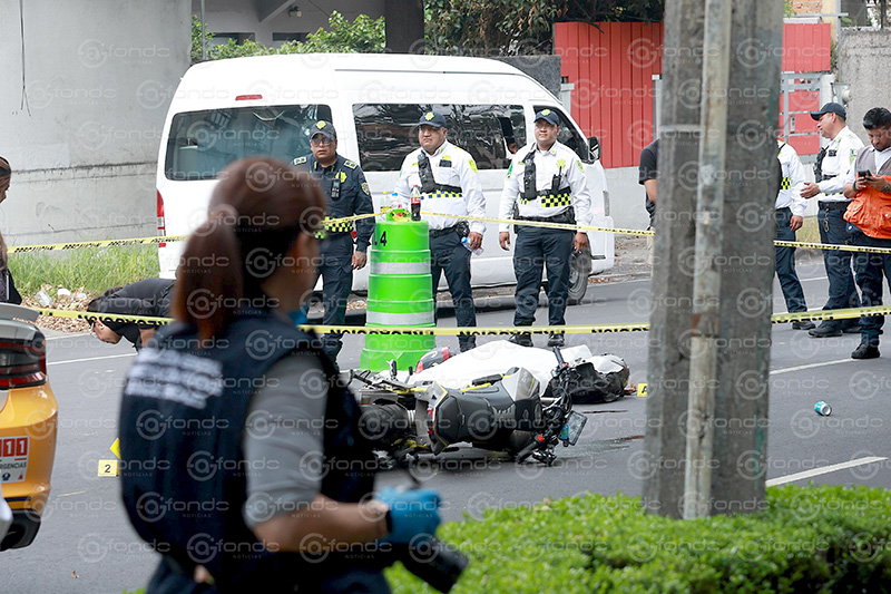 IMPACTANTE. Dos jóvenes en moto fueron arrollados por un tráiler; ella tenía 24 años y murió
