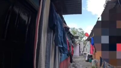 VIDEO: Abuelita pide ayuda a policías para cobrar la renta a un inquilino
