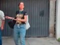 VIDEO. #LadyFerrari; extranjera insulta a chofer de Didi por no llevar material de construcción