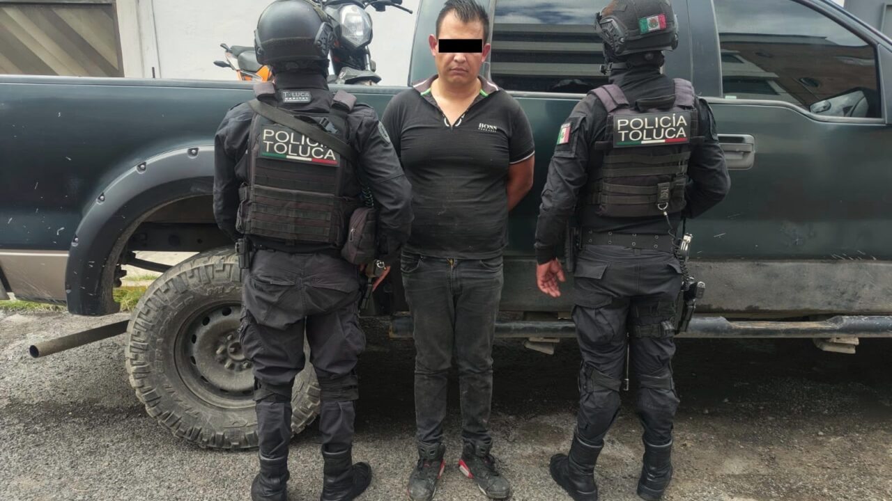 SEGURIDAD: Policías de Toluca atrapan a ladrones de cables y recuperan vehículos robados