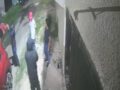 VIDEO: Encapuchados disparan a familia con niños para robar su camioneta
