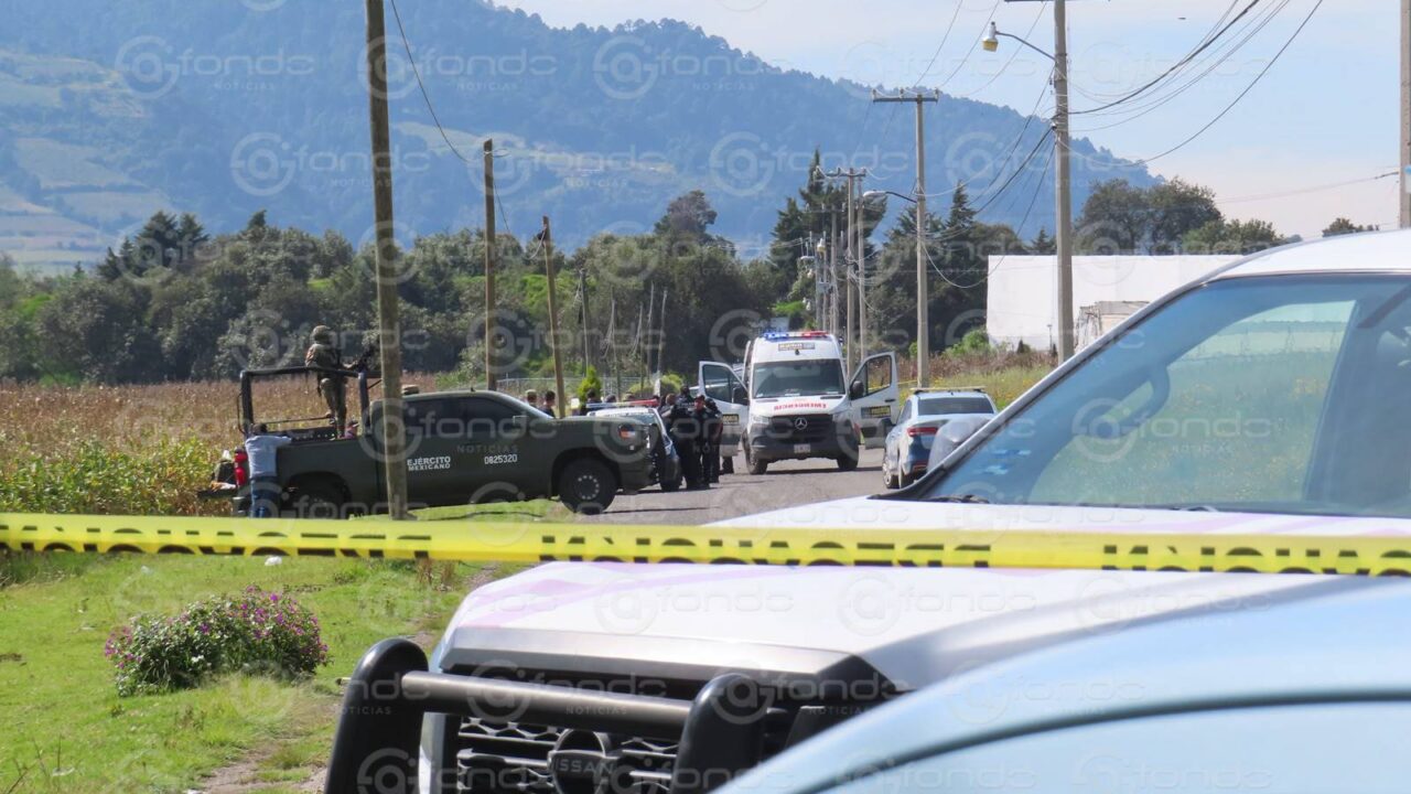 VIDEO. Encuentran cuerpo ‘encobijado’ en carretera del Edomex; tenía huellas de violencia