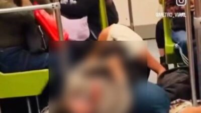 VIDEO: Usuarias del Metro se dan con todo y terminan en el suelo por un asiento