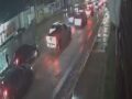 VIDEO: Hombre cruza sin fijarse y sale volando por culpa de un condcutor
